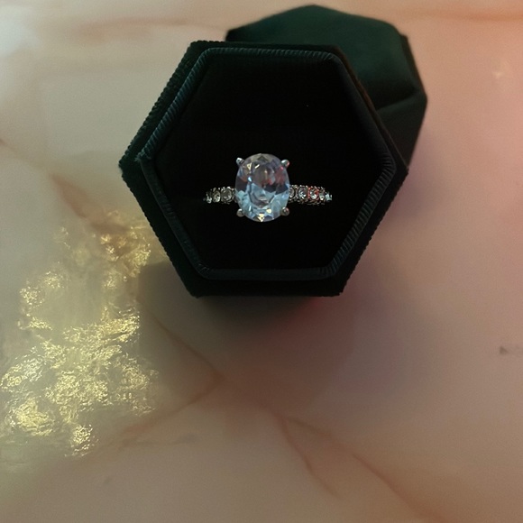 Cubic zirconium silver gem encrusted ring - Picture 2 of 3